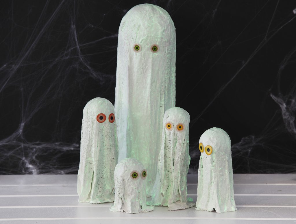 Kreativ halloween gör själv dekorationer med spöken