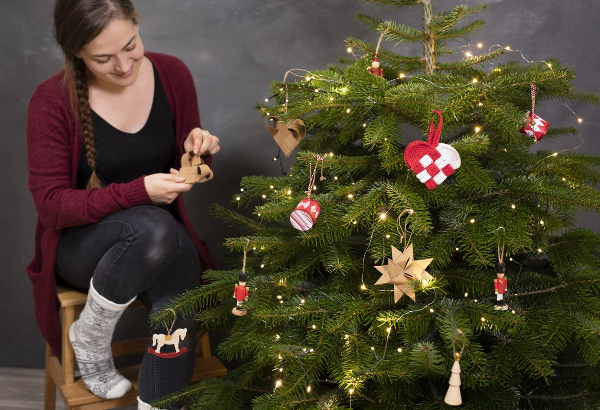 Lav selv juletræspynt med disse 9 skønne idéer