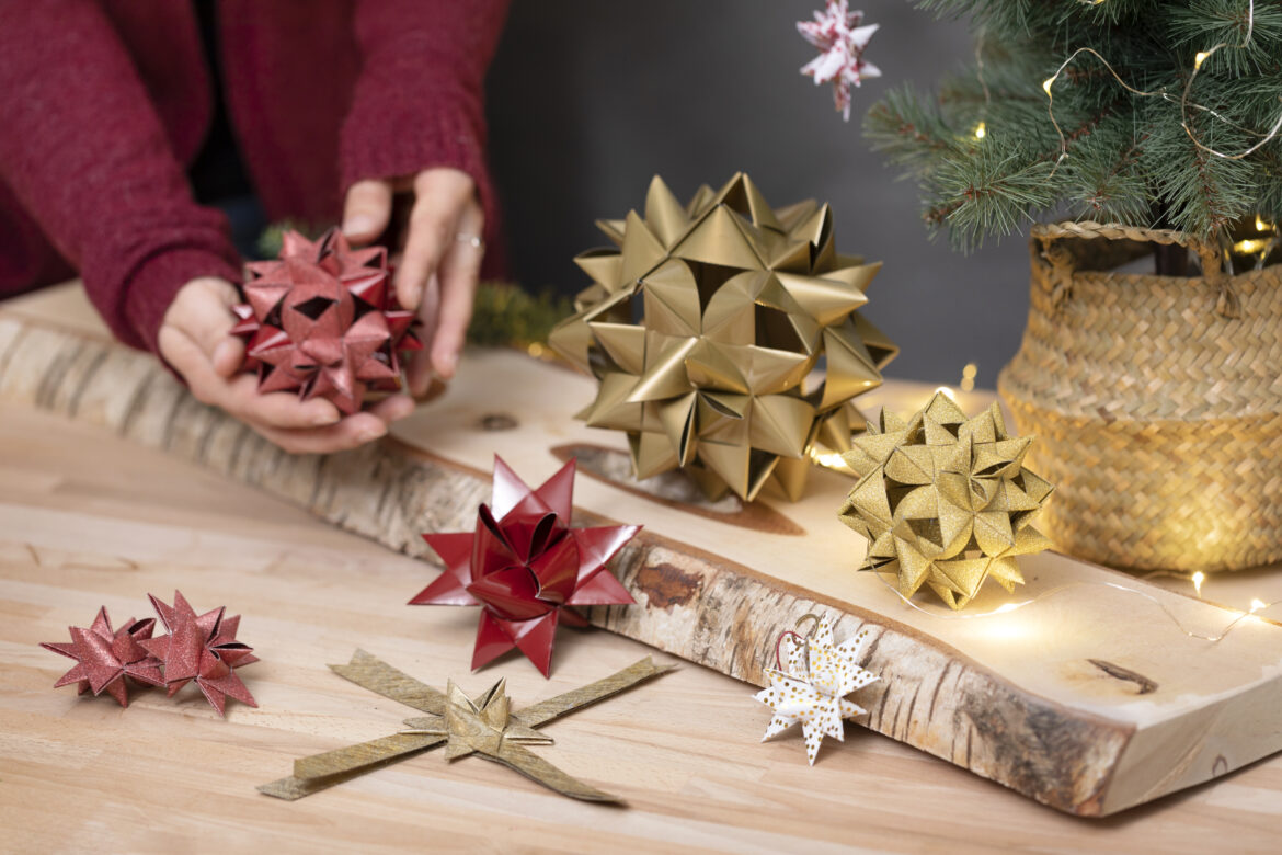 Lav en klassisk flettet julestjerne og 7 andre stjerner til jul