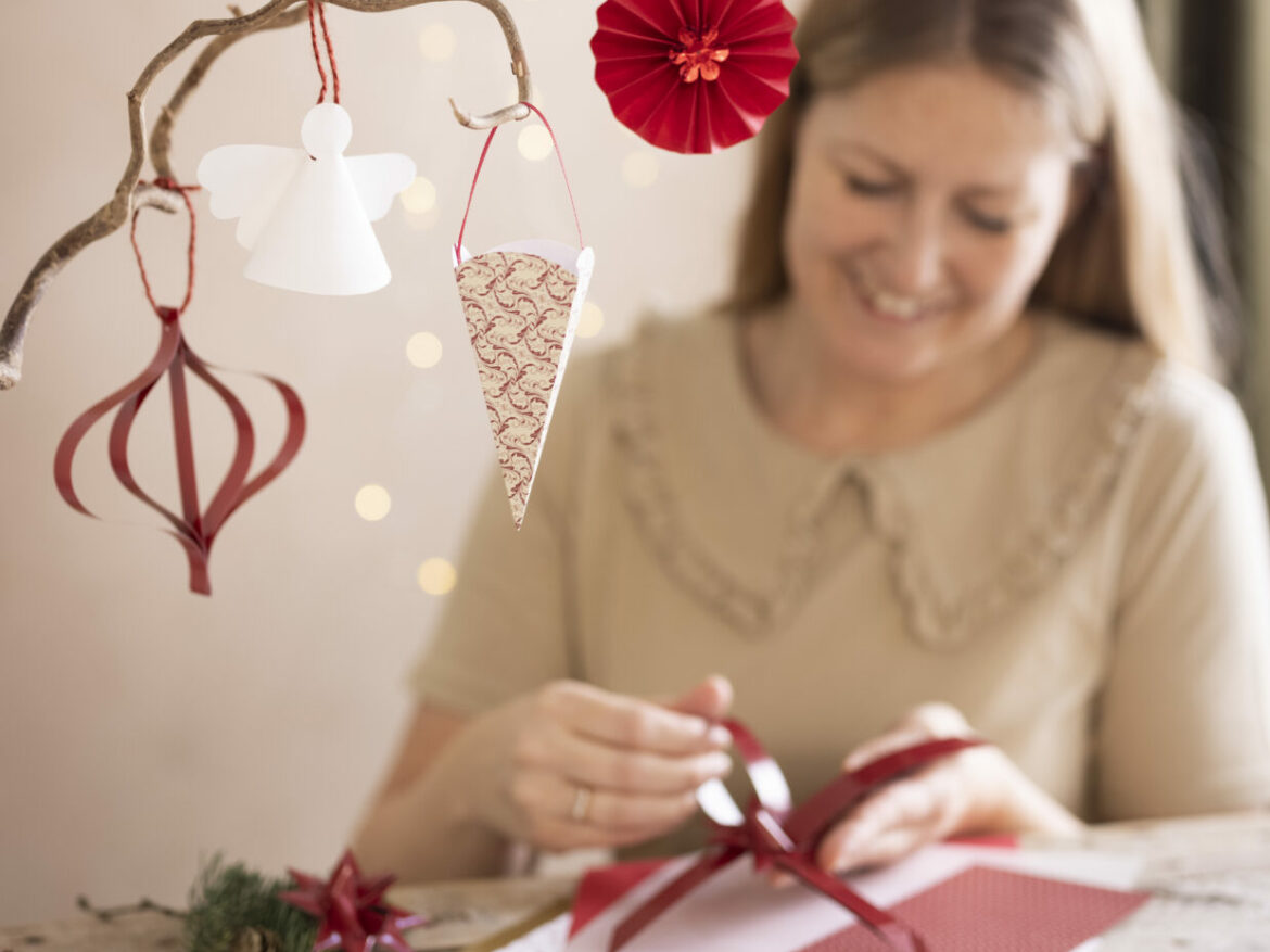 Hjemmelavet julepynt i papir